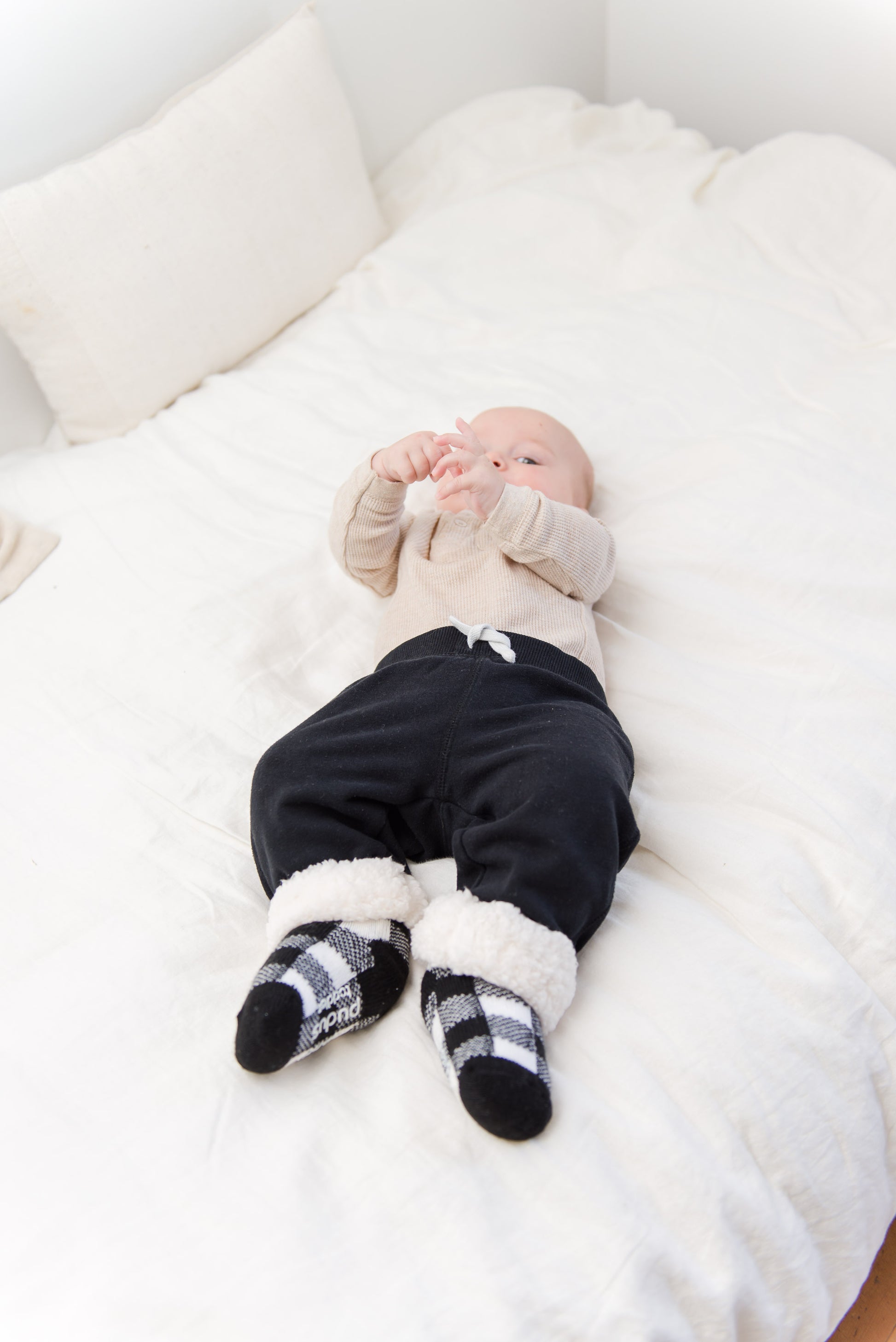 Toddler Classic Slipper Socks  Lumberjack White – Pudus™ Lifestyle Co.